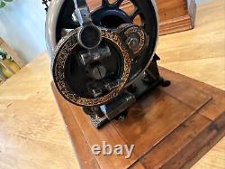 ANTIQUE BRADBURY'S FAMILY FIDDLE HAND-CRANK SEWING MACHINE made in England