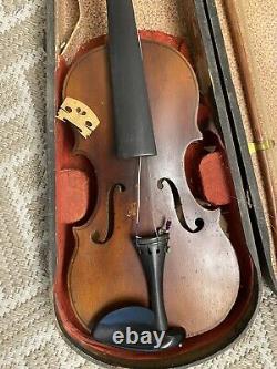 ANTIQUE VIOLIN NO LABEL / GSB Trademark Coffin Style Carrying Case