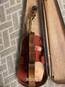 ANTIQUE VIOLIN NO LABEL / GSB Trademark Coffin Style Carrying Case