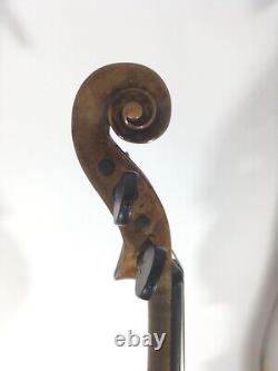 An old violin with solo sound