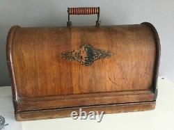Antique Old Vintage Hand Crank Fiddle Base Singer Sewing Machine Model 12K