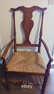 Antique Wood Fiddle Back Sitting Chair