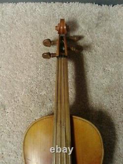 Vintage Antonius Stradivarius Cremonensis Faciebat Anno 17 Violin with max case