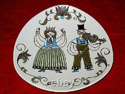 Vintage Figgjo Norway Turi Folk Art Queen Violin Triangular Plate Platter Dish