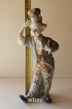 Vintage Lladro Clown with Violin Figurine