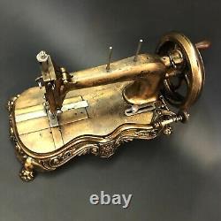 '1880 Machine à coudre en fonte à base de violon Saxonia Regia Seidel & Neumann'