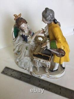 Antique Allemand Dresde Dentelle Porcelaine Figurine Couple Pianoforte Violon 6