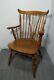 Chaise Vintage Nichols & Stone Windsor Fiddle Capitaine Maple Wood Colonial Arm