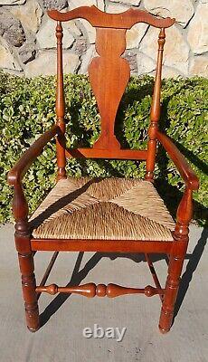 Chaise assise ancienne en bois à dossier en forme de violon