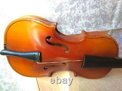 Instrument de musique rare, collectionnable, antique, soviétique de l'URSS, vintage, vieux archet de violon.