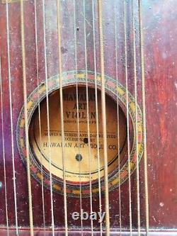 Instrument de musique rare et unique de style vintage Ukelin des années 1920, art hawaïen Violon