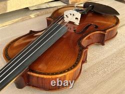 Le magnifique violon 4/4 incrusté d'ormeaux de la marque Hellier avec étui et archet 221015-18
