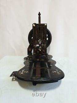Machine à coudre Singer antique, base violon, incrustation 1872 pour pièces ou restauration