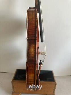 Maître violon 4/4 Dos en érable flammé Table en épicéa Façonné à la main dans un style ancien antique K3922