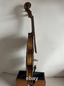 Modèle de violon Guarneri 4/4 avec dos en érable flammé, table en épicéa, style ancien fait à la main K4024