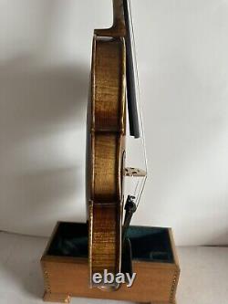 Modèle de violon Guarneri 4/4 avec dos en érable flammé, table en épicéa, style ancien fait à la main K4024