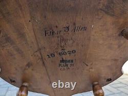 Paire de chaises à bras Ethan Allen Duxbury Windsor en érable muscade à dossier de violon de style Vintage