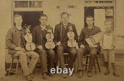 Photographie de carte de visite CDV d'un groupe de cordes de violon ancien original avec cithare