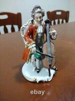 Porcelaine rare antique de Sitzendorf en Allemagne : Gentleman avec violon du 19e siècle.