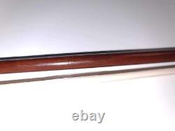 Traduisez ce titre en français : Archet de violon ancien taille 4/4, qualité, bois rond en pernambouc, vintage, 64g.