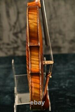 Un Vieux Violon Antique Vintage Avec L'étiquette Italienne De Testore! Écouter L'échantillon