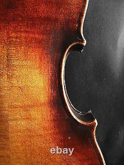 Un vieux violon 4/4 de taille normale a été restauré! République tchèque-Slovaquie