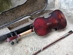 Vieux Violon Bulgare En Bois Ancien, Instrument De Musique En Bois, Pour La Restauration
