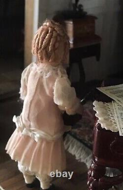 Vintage / Antique Artisan Dollhouse Miniature 112 Sad Violon Player Girl Doll