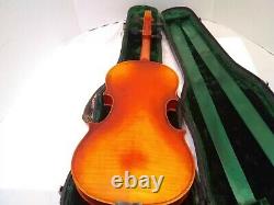 Violine A. Pfretzschner 4/4 Taille Maple Et Vinture Spruce Avec Case Et Bow