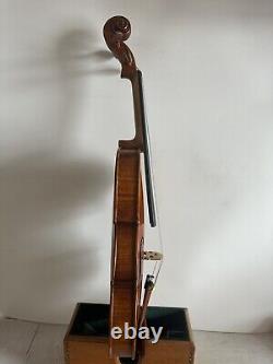 Violon 4/4 modèle Guarneri, dos en érable flammé, table en épicéa, style ancien fait main K4142