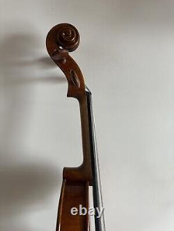 Violon 4/4 modèle Guarneri, dos en érable flammé, table en épicéa, style ancien fait main K4142