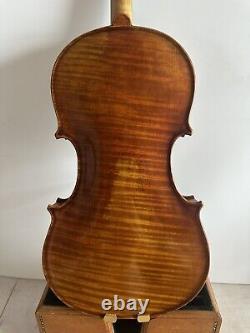 Violon 4/4 modèle Guarneri, dos en érable flammé, table en épicéa, style ancien fait main K4142