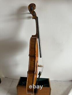 Violon 4/4 modèle Guarneri en érable flammé massif dos en épicéa dessus main style ancien 4167