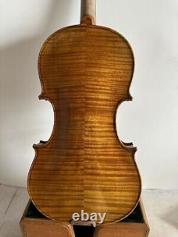 Violon 4/4 modèle Guarneri en érable flammé massif dos en épicéa dessus main style ancien 4167