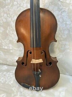 Violon ancien avec table en une seule pièce et dos en érable tigré en deux parties, filets incrustés, sans étiquette