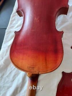 Violon ancien de taille 4/4, étiqueté AMATI, a besoin de restauration