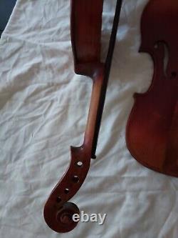 Violon ancien de taille 4/4, étiqueté AMATI, a besoin de restauration