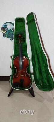 Violon ancien en copie allemande vintage du violon de Franciso Morana de 1724 dans son étui.