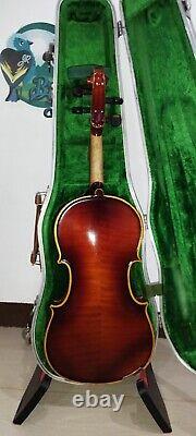 Violon ancien en copie allemande vintage du violon de Franciso Morana de 1724 dans son étui.