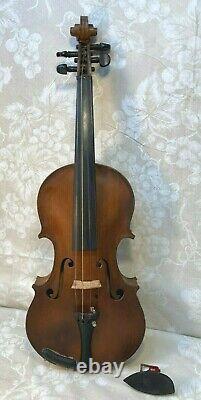 Violon ancien : table en une pièce, dos en érable tigré en deux morceaux, filets incrustés, sans étiquette