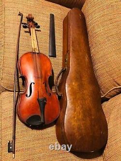 Violon copie d'Antonio Stradivarius avec étui en bois de W. E Hills & Sons de Londres et archet