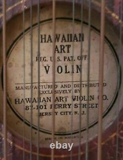 Violon d'art hawaïen Vintage Ukelin Ukelele. Co New Jersey avec Kotton Klenser