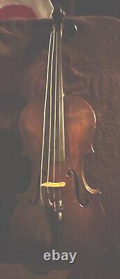 Violon vintage fabriqué en Allemagne avec une marque étoile de renommée mondiale et un design de bordure